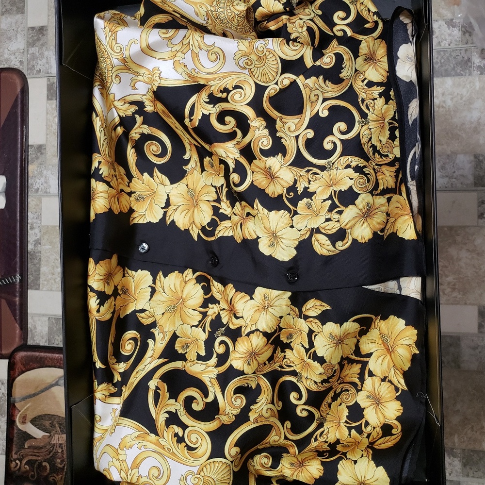 Versace Shirt - Picture 8 of 8